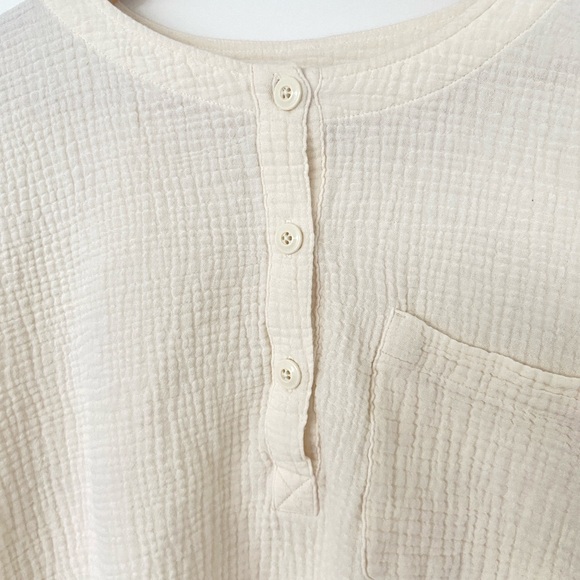 L.L. BEAN SIGNATURE CREAM 100% COTTON GUAZE TEXTURED HALF BUTTON TOP/BLOUSE, LRG - Picture 6 of 13